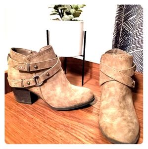 Size 5 Brown Ankle Booties